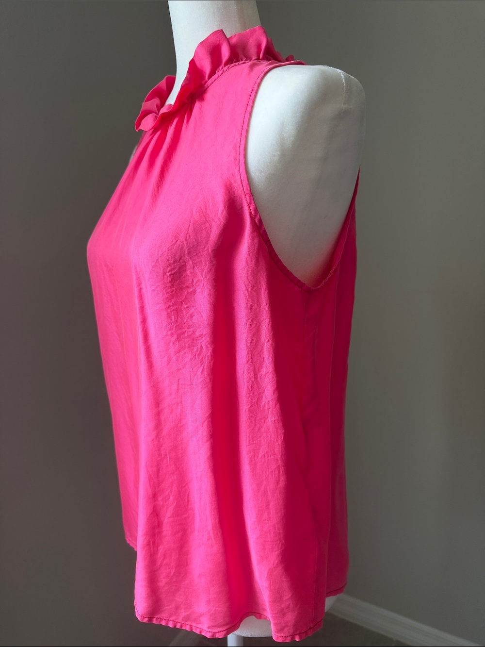 J. CREW 100% Silk Ruffle Mock Neck Sleeveless Blouse Top Pink Size Medium - Picture 3 of 11